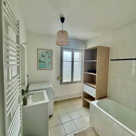 Des Berges En Rdc Et Parking Prive Lägenhet